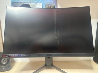 Monitor MSI Curvo Negro 27”  Pantalla dañada