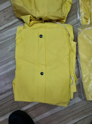 5 Chubasqueros+pantalon