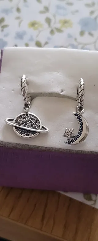 Pendientes Luna y Planeta