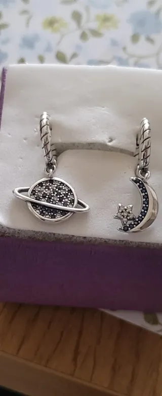 Pendientes Luna y Planeta