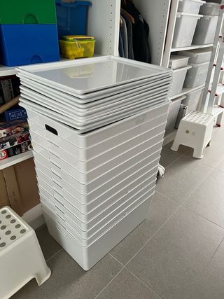 Cajas IKEA KUGGIS blancas. 15€ unidad.