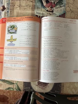 Essential Grammar in Use Edición en Español