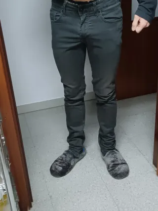 Pantalones vaqueros, talla 30.