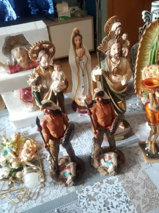 Figuras de Santos se hace precio por todo
