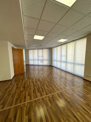 Oficina en alquiler en La Plana en Esplugues de Llobregat