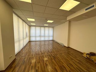 Oficina en alquiler en La Plana en Esplugues de Llobregat