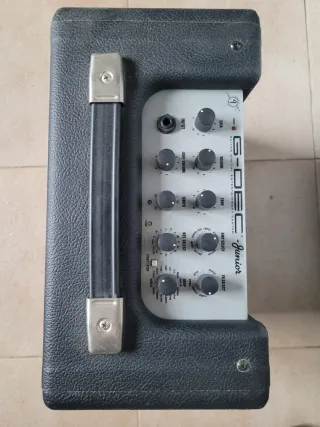 Guitarra Eléctrica Negra Fender Squier Strat