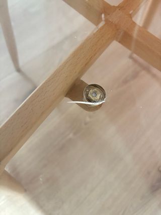 Silla transparente patas madera