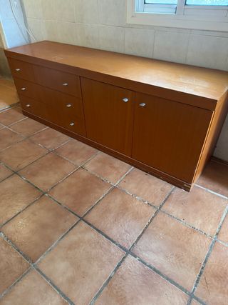 Cajonera de madera marrón