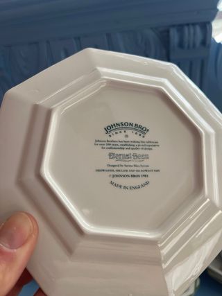 Juego de café Johnson Bros con platos de postre