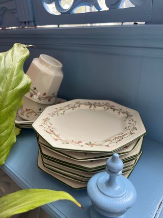 Juego de café Johnson Bros con platos de postre