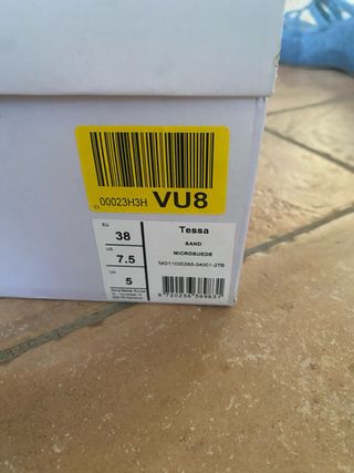 Stivaletti beige con tacco largo