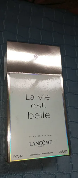 Caja perfume La vie est belle Lancome