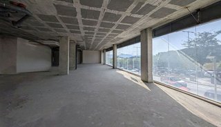Local comercial en venta en Les Planes en Sant Joan Despí