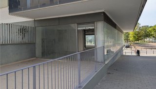 Local comercial en venta en Les Planes en Sant Joan Despí
