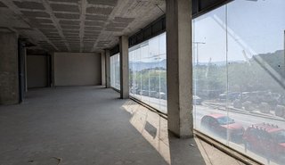 Local comercial en venta en Les Planes en Sant Joan Despí