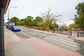 Local comercial en venta en Huércal de Almería