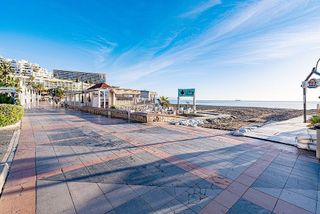 Piso en alquiler en La Carihuela en Torremolinos