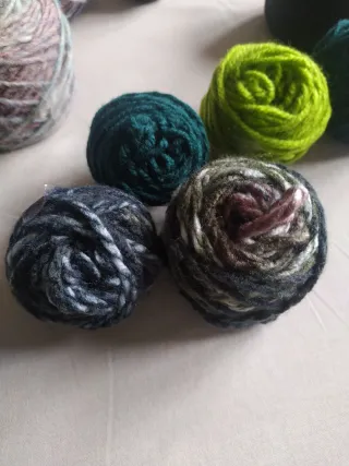 Lanas variadas, para aguja 5