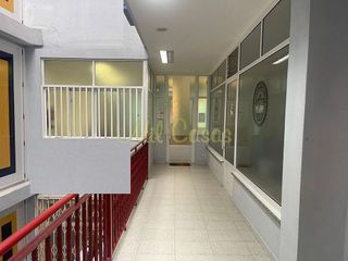 Local comercial en venta en Noia