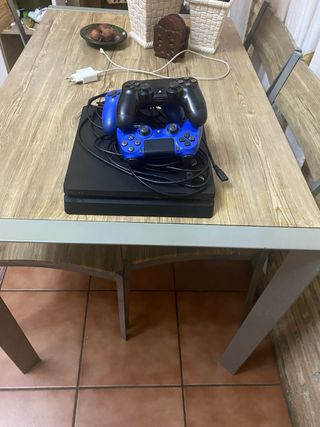 PS4 Slim 1TB + 2 Mandos (Negro y Azul)
