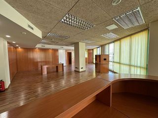 Oficina en alquiler en La Plana en Esplugues de Llobregat