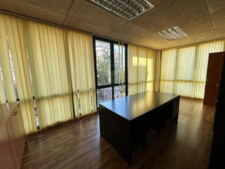 Oficina en alquiler en La Plana en Esplugues de Llobregat