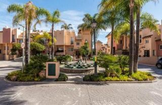 Casa pareada en alquiler en Nueva Andalucía centro en Marbella