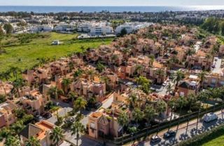 Casa pareada en alquiler en Nueva Andalucía centro en Marbella