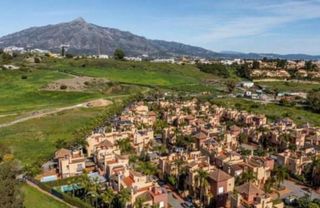 Casa pareada en alquiler en Nueva Andalucía centro en Marbella