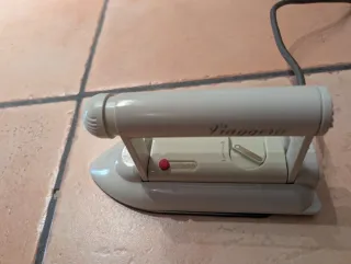 Plancha de viaje marca Ufesa, mod Viaggiera