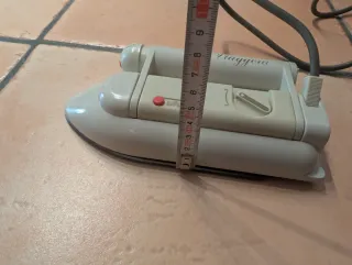 Plancha de viaje marca Ufesa, mod Viaggiera