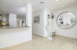 Casa adosada en venta en Nueva Andalucía centro en Marbella