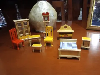 Muebles casa de muñecas madera