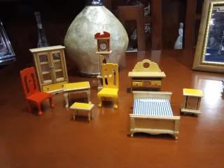 Muebles casa de muñecas madera
