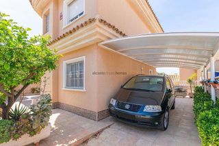 Casa en venta en Nueva Torrevieja - Aguas Nuevas en Torrevieja