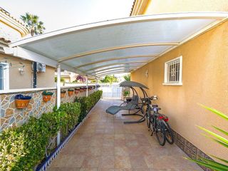 Casa en venta en Nueva Torrevieja - Aguas Nuevas en Torrevieja