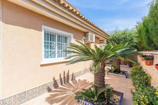 Casa en venta en Nueva Torrevieja - Aguas Nuevas en Torrevieja