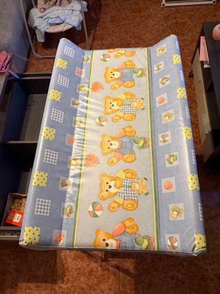 Cambiador con bañera para bebé