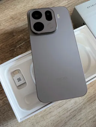 Oppo Find X9 Pro + accessori - Pari al Nuovo