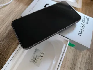 Oppo Find X9 Pro + accessori - Pari al Nuovo