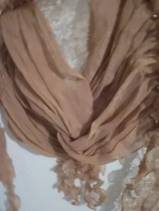 Chal/pañuelo triangular encaje beige