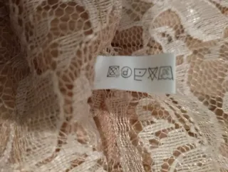 Chal/pañuelo triangular encaje beige