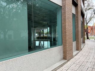 Local comercial en alquiler en Parque Alcosa - Jardines del Edén en Sevilla