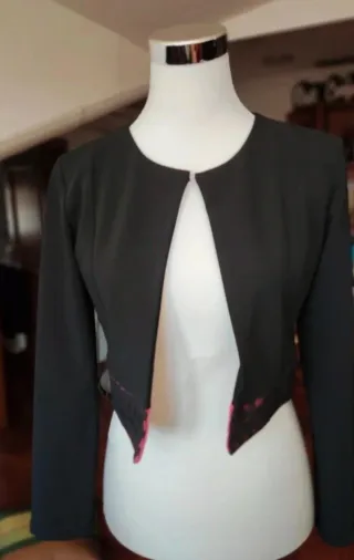 Bolero donna nero con bordo fantasia