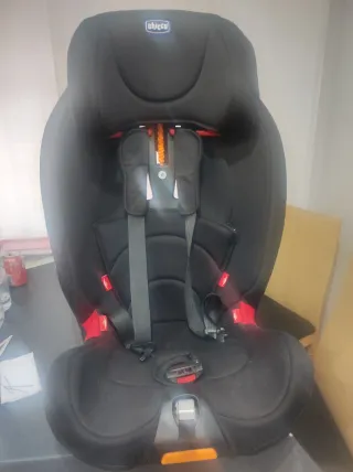 Silla coche Chicco 9-36kg arnés regulable