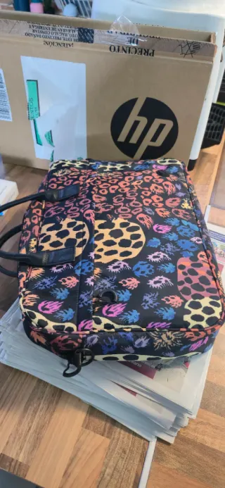 Portátil HP ÉliteBook 845 G11 Argento