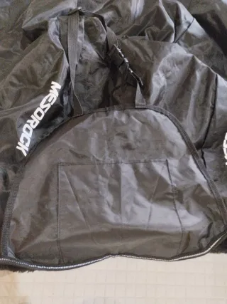“Manta cubrepiernas moto Mesorock impermeable