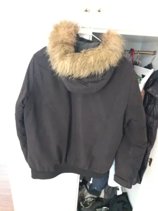 Chaqueta Negra Hombre con Capucha