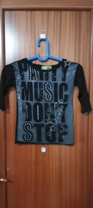 Camiseta negra 4 años